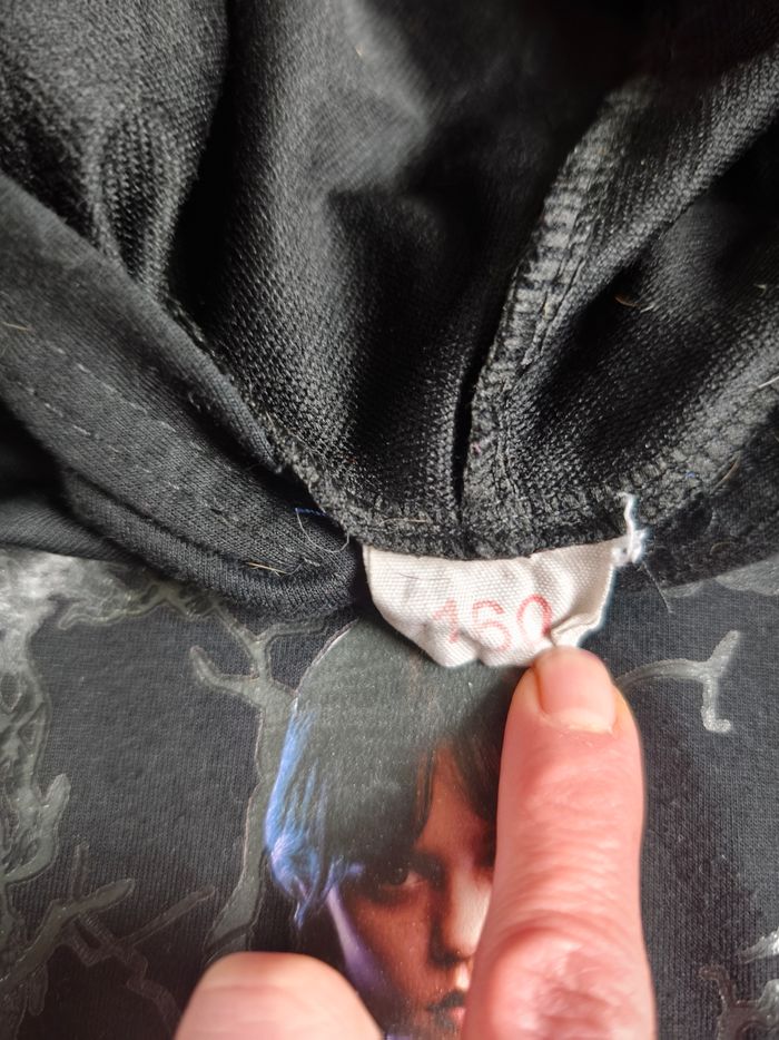 Sweat à capuche mercredi Addams - photo numéro 3