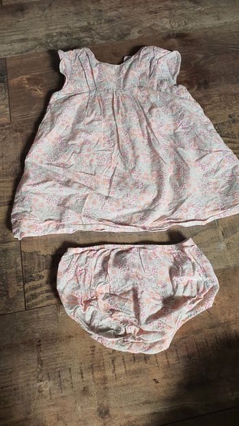 Ensemble Obaïbi 18 mois en très bon état