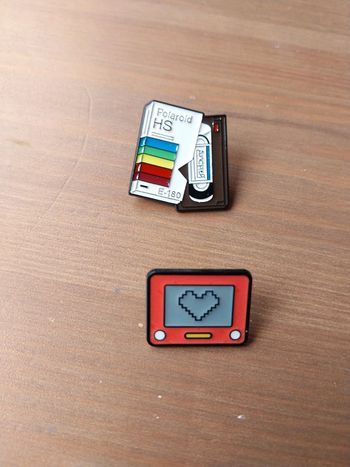 Pins vintage jeu rétro 80's