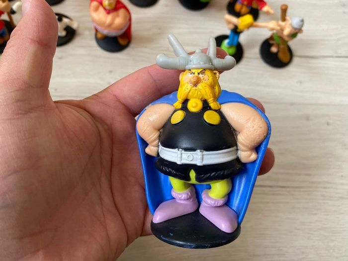 12 Figurines Astérix et Obelix - photo numéro 4