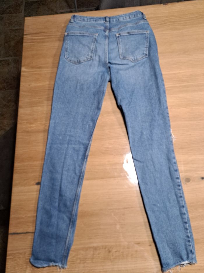 Jean troué skinny T.32 - photo numéro 7