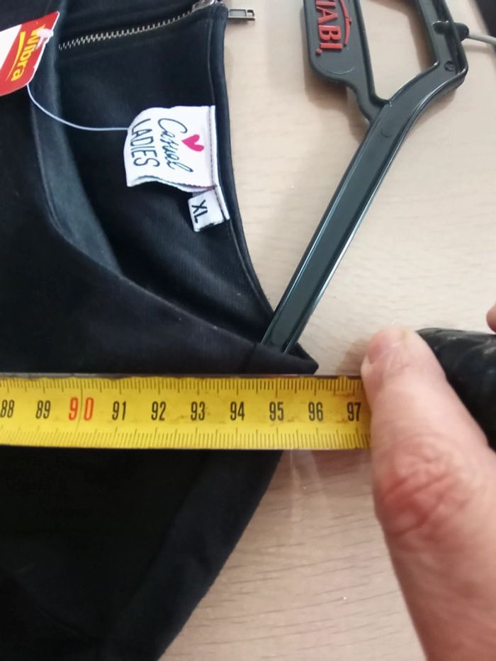Robe noire neuve avec étiquette XL - photo numéro 5