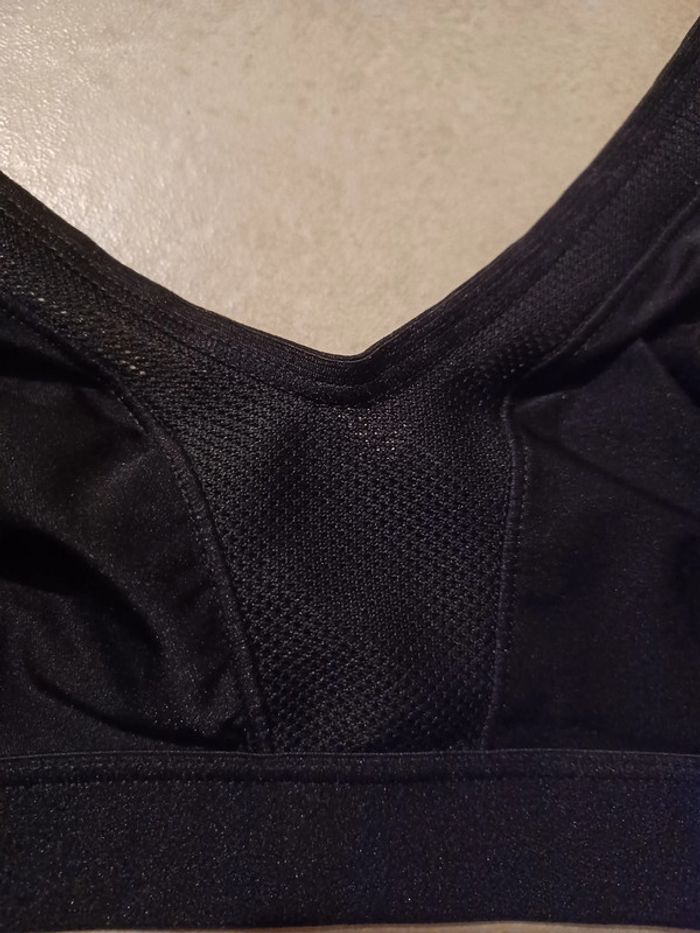 Soutien-gorge de sport taille Xs - photo numéro 3