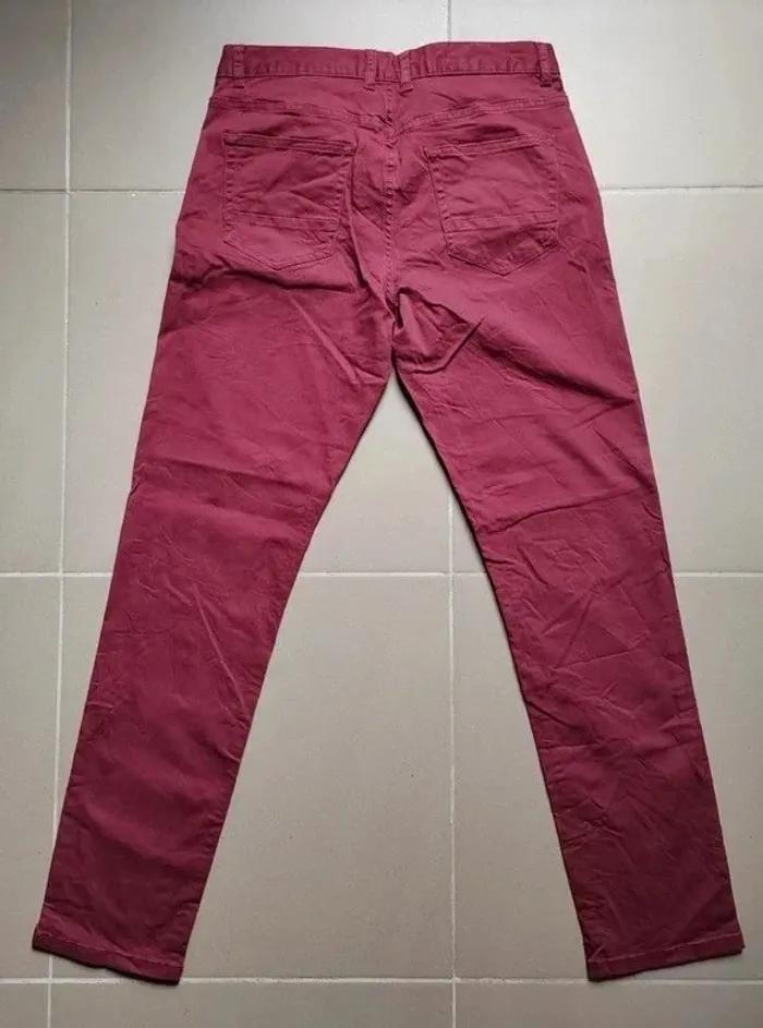 Pantalon jean couleur bordeaux - Taille 40 Kiabi - photo numéro 2