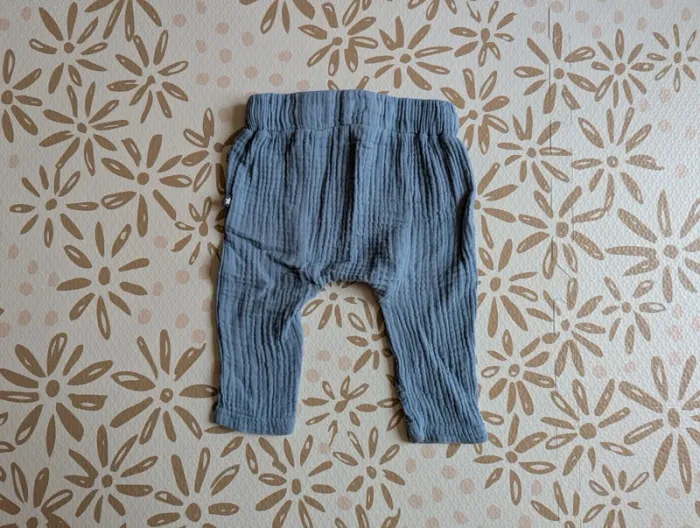 Lot shorts et pantalons 3 mois TBE - photo numéro 7