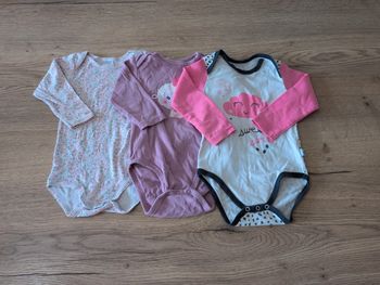 Lot 3 bodies manche longue Taille 12 mois