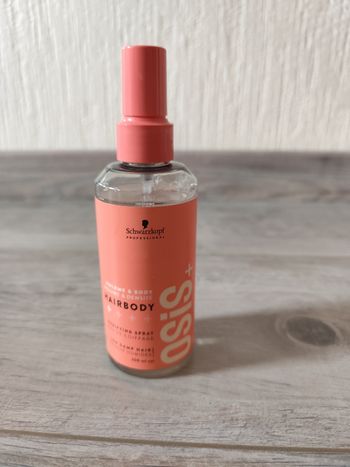 Eau de coiffure hairbody osis + Schwarzkopf neuf