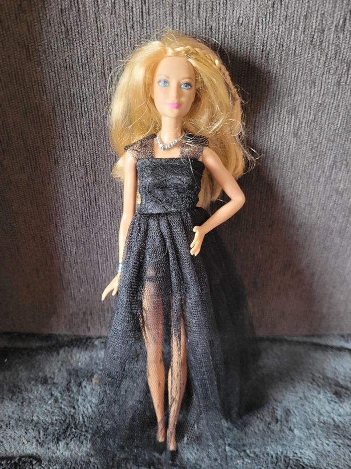Tenue de soirée pour barbie