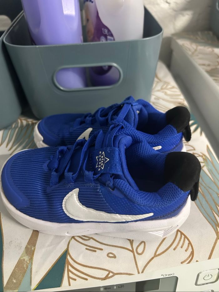 Baskets Nike bleu comme neuves ! - photo numéro 2