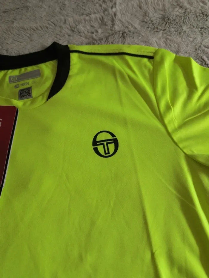 T-shirt S Sergio Tacchini neuf - photo numéro 4