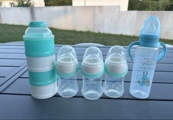 Lot allaitement biberons et doseur