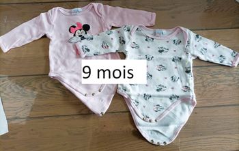 Lot n°196 Lot de 2x Bodies manches longues Disney Baby 9 mois