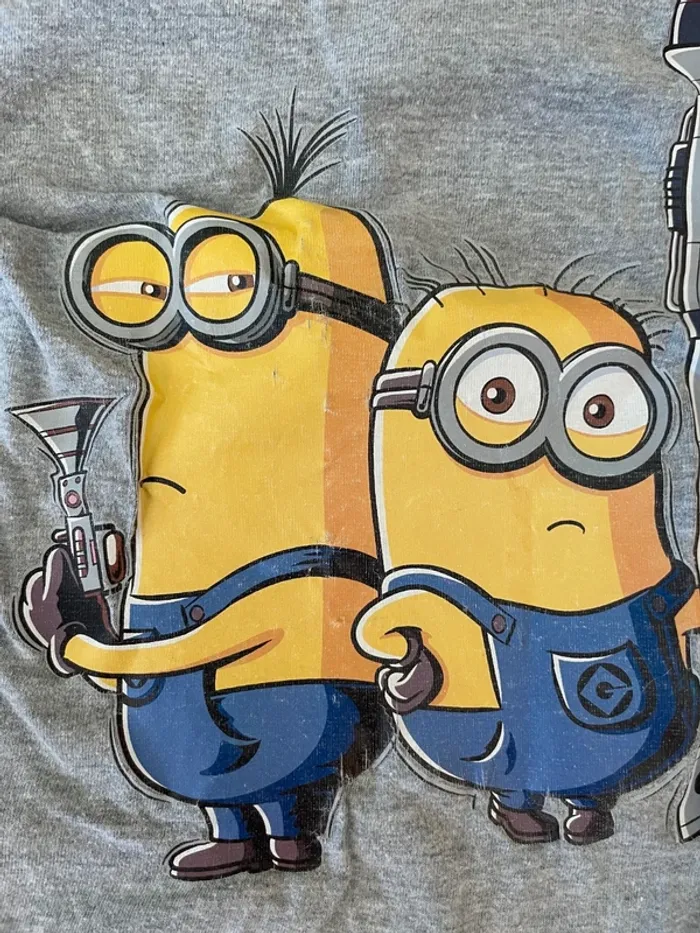 2 teeshirts Minions 5 et 6 ans manches courtes - photo numéro 6