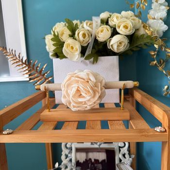 Barrette fleur beige ivoire