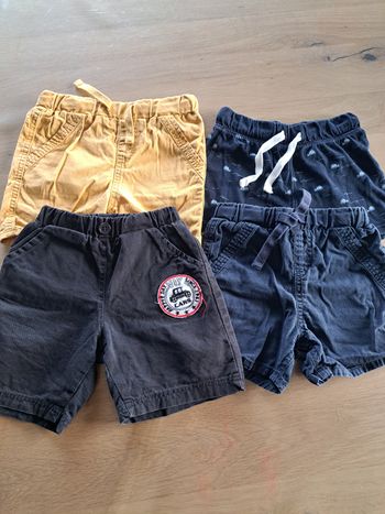 Lot 4 shorts garçon 18mois