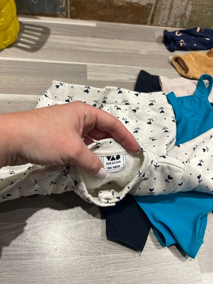 Lot vêtement fille taille 6 mois - photo numéro 2