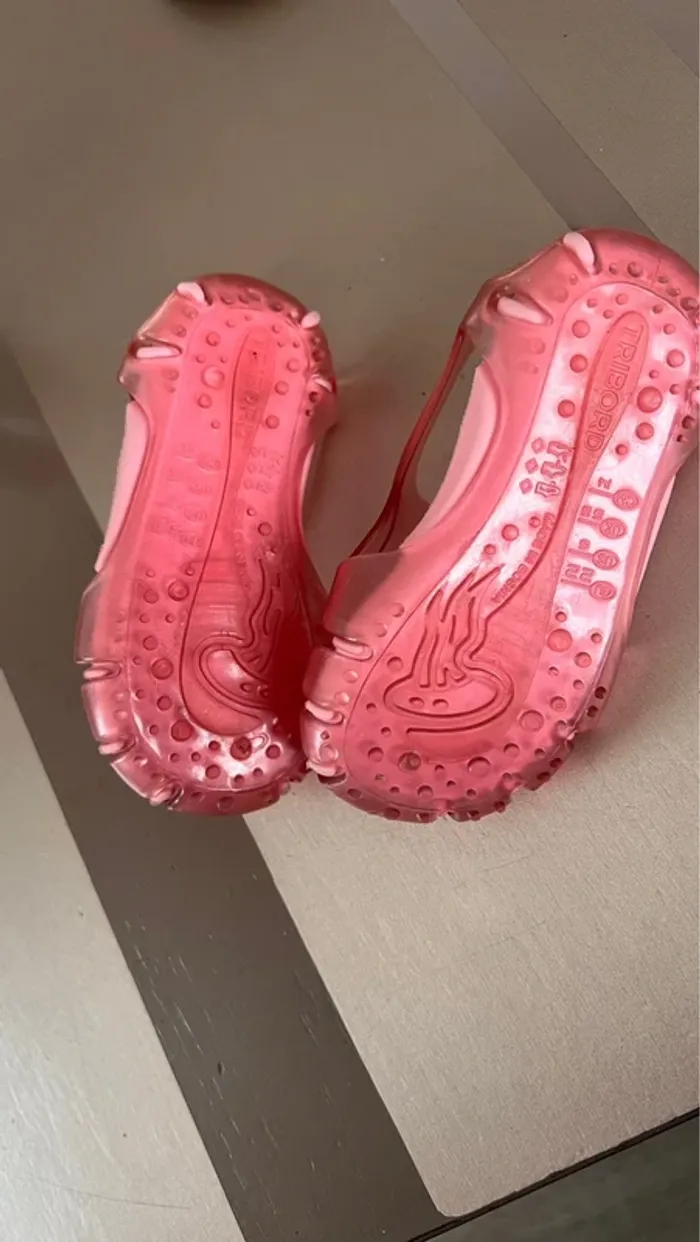 Sandales méduses en plastique p.22 - photo numéro 3