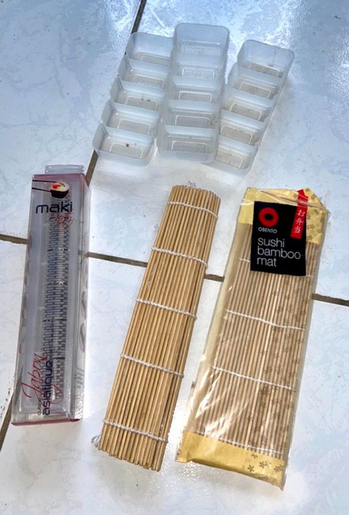 Lot pour cuisine asiatique bon état et neuf