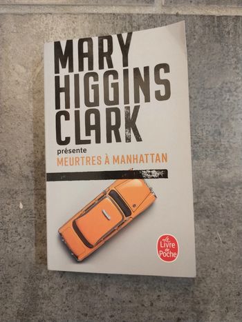 Livre meurtres à Manhattan de Mary Higgins Clark
