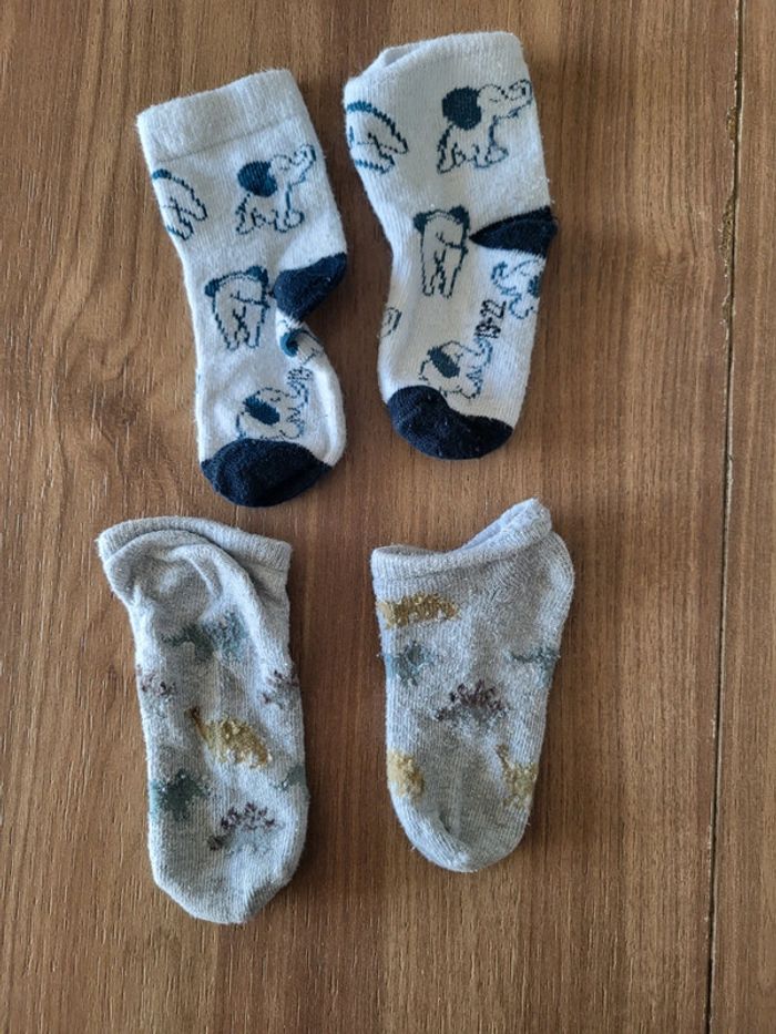 2 pairs de chaussettes