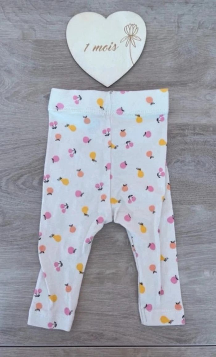 Lot de 2 leggings bébé fille – 1 mois – Kiabi – Motifs fruits – Neufs - photo numéro 5