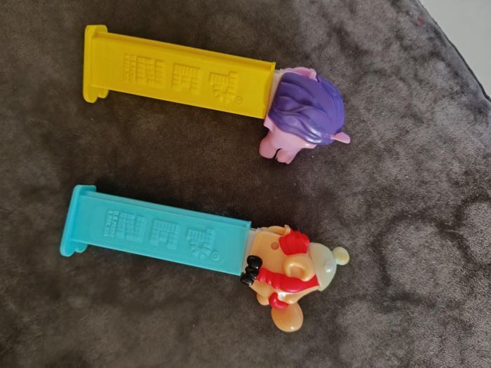 Lot de deux distributeurs rétro PEZ Obélix et Lion Violet - photo numéro 3