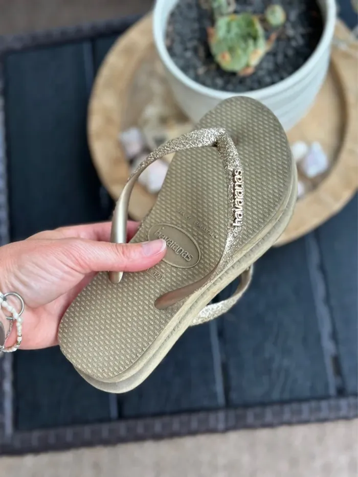 Tongs Havaianas dorées pailletées – Pointure 31/32 - photo numéro 7