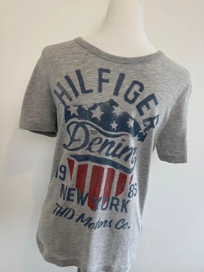 T-shirt Hilfiger Denim homme gris taille S très bon état - photo numéro 2