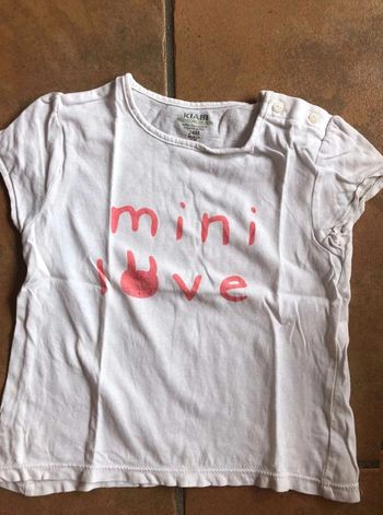 Joli  tee  shirt  Kiabi (24  mois)  en  parfait état