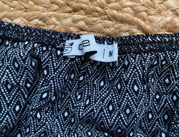 Top épaules dénudées motifs géométriques Taille M - photo numéro 4