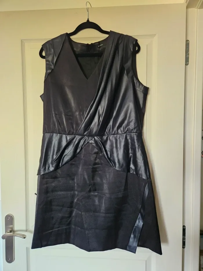 Robe Noir Karen Millen Taille 44