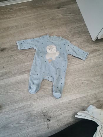 Grenouillère velours Kiabi 1 mois