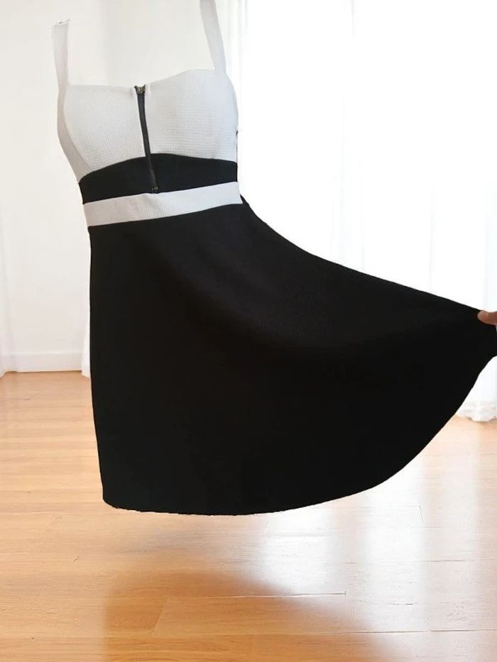 Robe patineuse bicolore - photo numéro 3