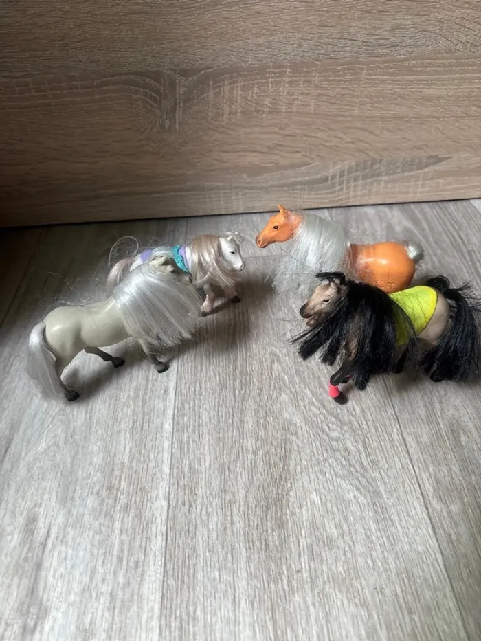 Figurine lot chevaux poney