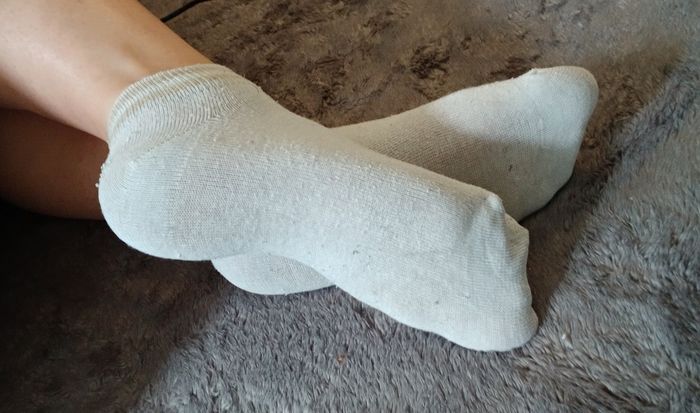 Chaussettes blanches portées - photo numéro 3