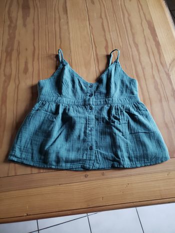 Débardeur vert à bretelles 