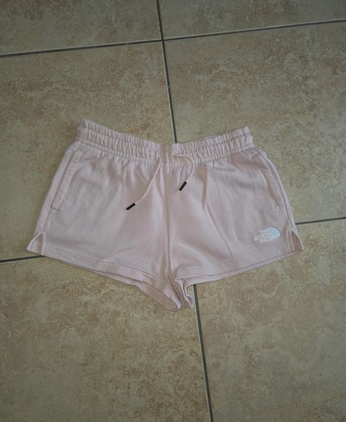 Short rose pale the north face