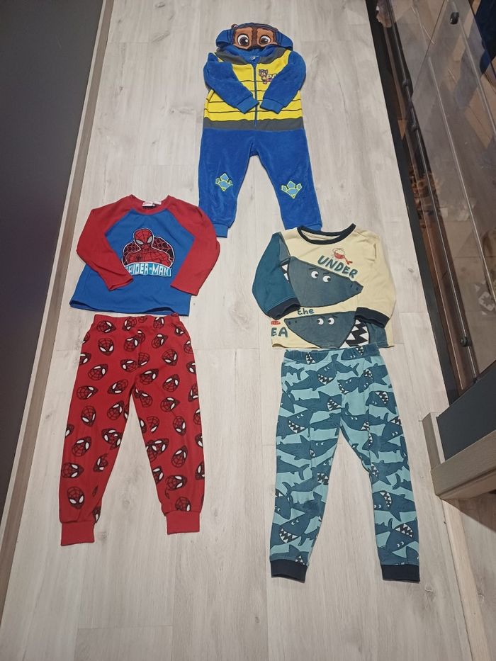 Lot de 3 pyjamas garcon 4 ans tbe