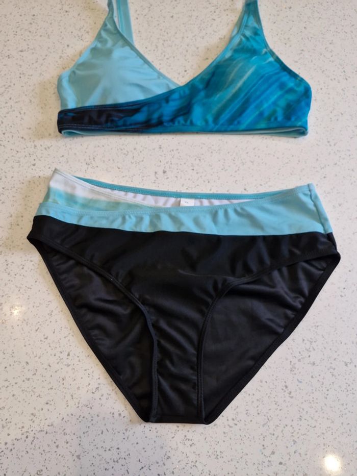 Maillot de bain 2 pièces neuf - photo numéro 2