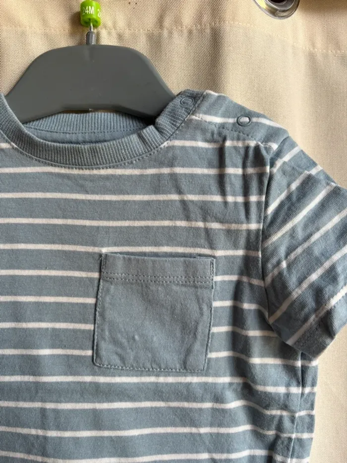 T-shirt 👕 12 mois - photo numéro 2