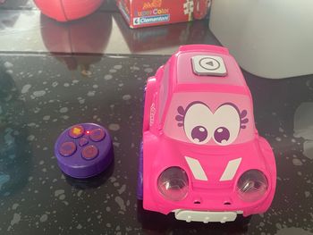 Voiture télécommandée rose