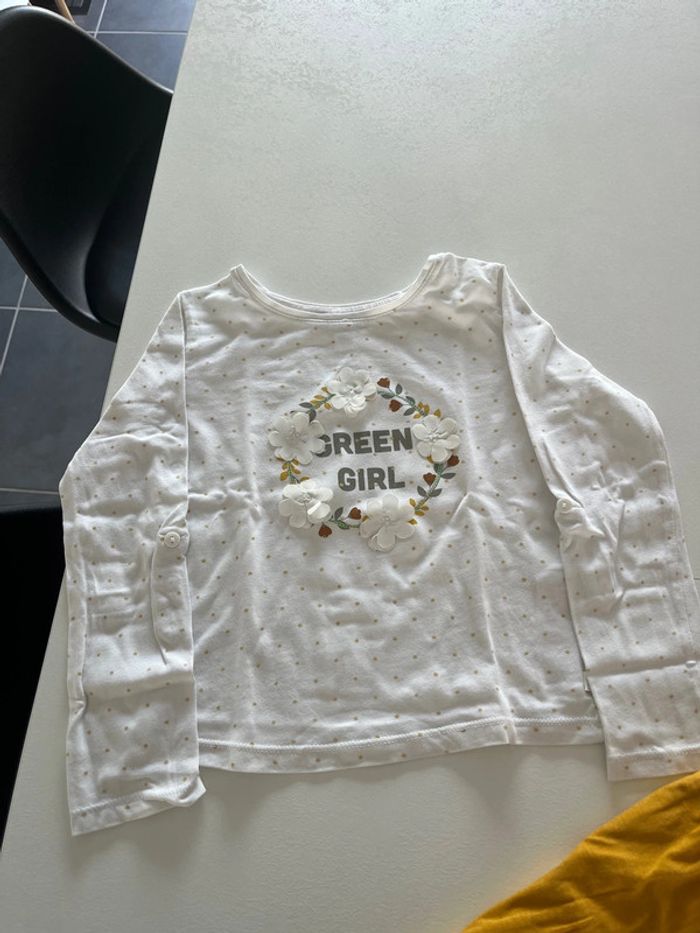 Lot de deux tee shirts ML Okaidi et Kiabi 4 ans - photo numéro 4