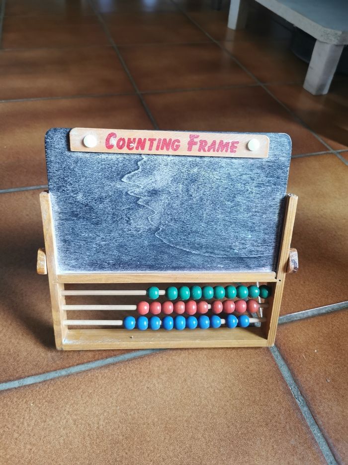Boulier en bois avec un tableau de craie - photo numéro 3