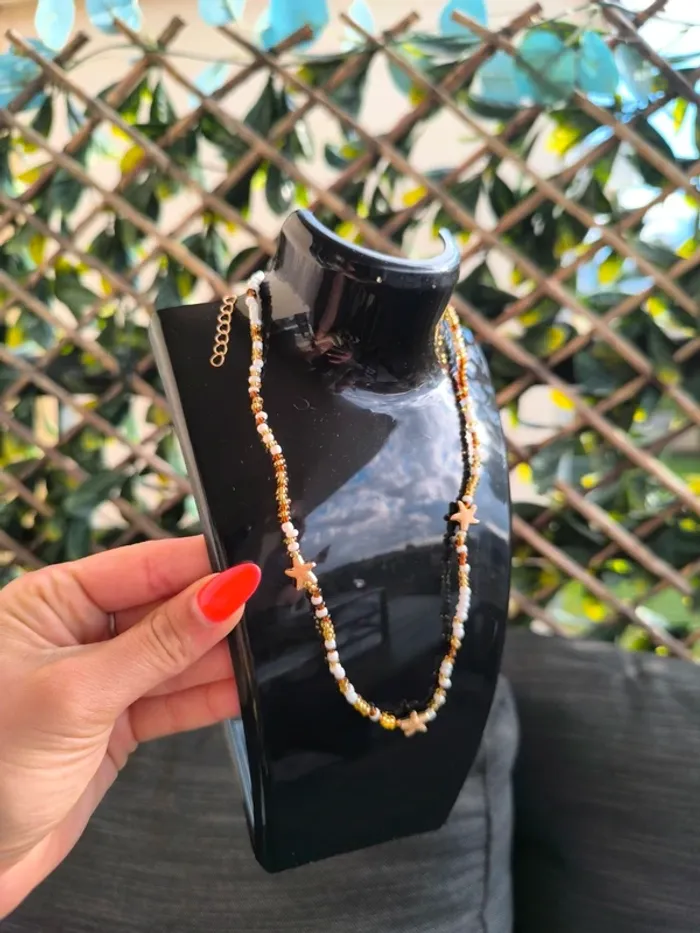 Collier ras du cou , perles étoile de mer , neuf , idée cadeau