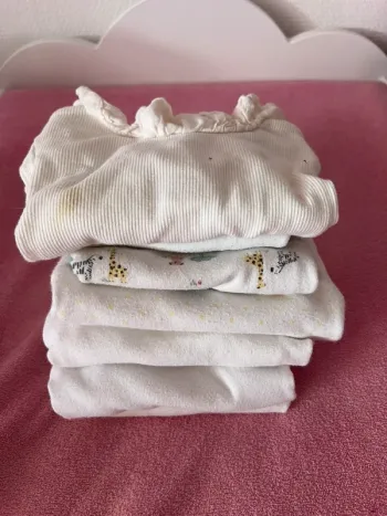 Lot de 7 bodys manches courtes - 9 mois