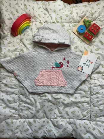 Poncho à capuche gris poche devant boîte à malices 18 mois