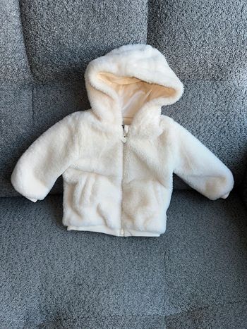 Veste polaire / a poil blanc / crème Kiabi