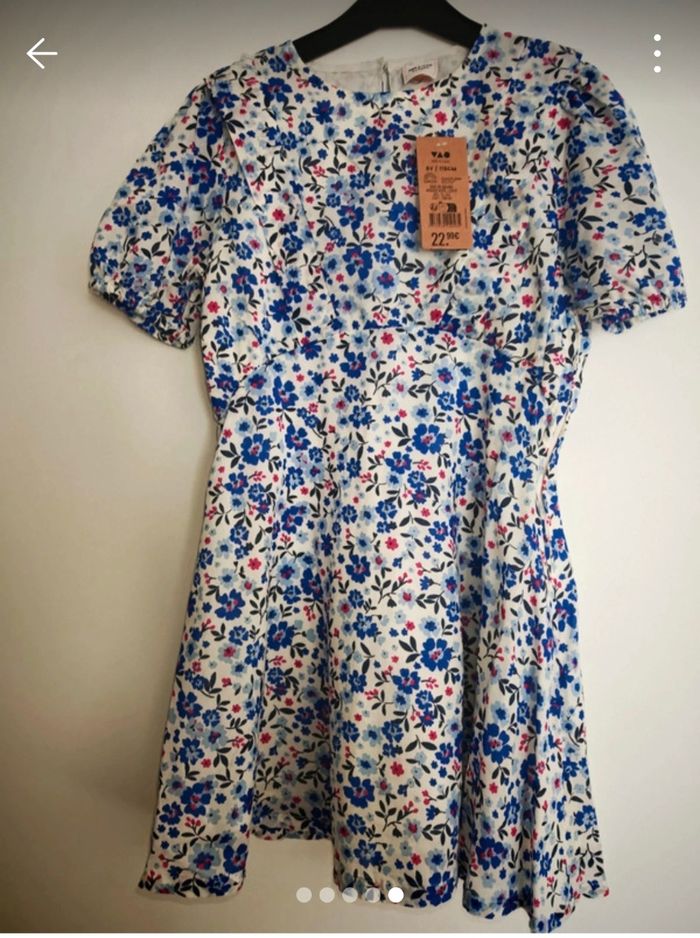 Robe fleurie bleue