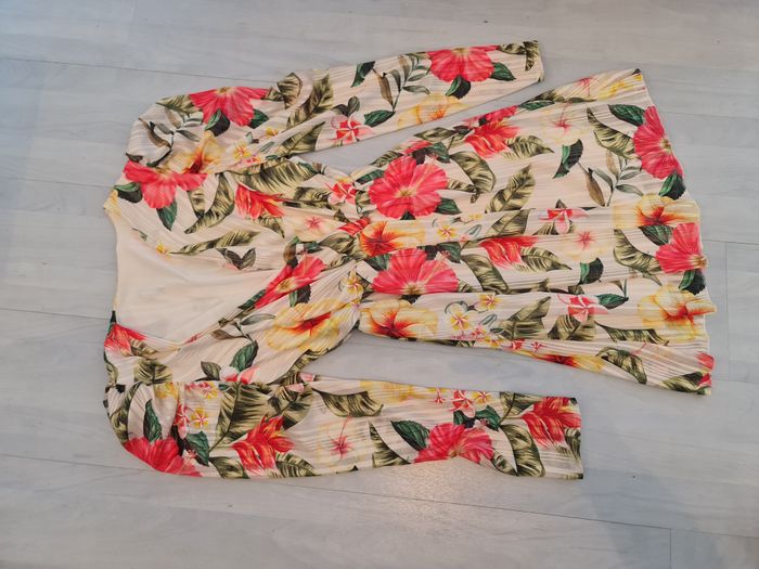 Robe blanche fleurie manches longues Taille 36 - photo numéro 8