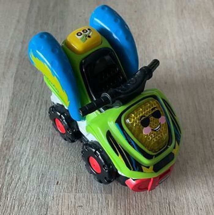 Garage Vtech et 5 voitures - photo numéro 2
